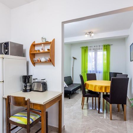 Apartments With A Parking Space Medulin - 7494 Rum bild